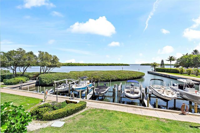 4750 GULF OF MEXICO DRIVE Villa 8, Longboat Key, FL 34228