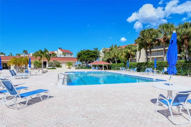 4750 GULF OF MEXICO DRIVE Villa 8, Longboat Key, FL 34228