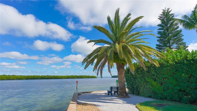 4750 GULF OF MEXICO DRIVE Villa 8, Longboat Key, FL 34228