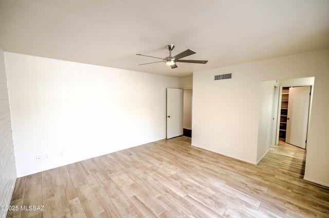 5932 N Placita Del Conde, Tucson, AZ 85718