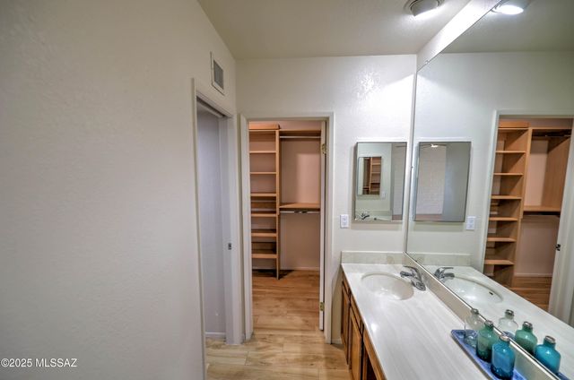 5932 N Placita Del Conde, Tucson, AZ 85718