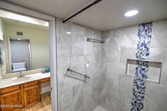 5932 N Placita Del Conde, Tucson, AZ 85718