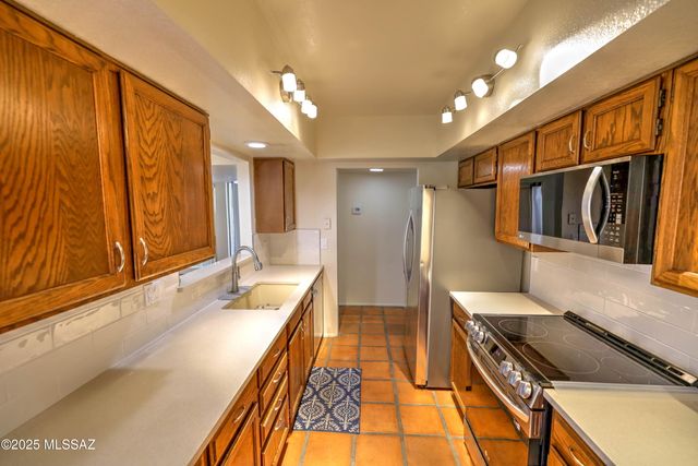 5932 N Placita Del Conde, Tucson, AZ 85718