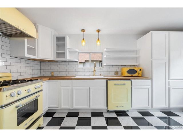 129 Ruxton Ave, Manitou Springs, CO 80829