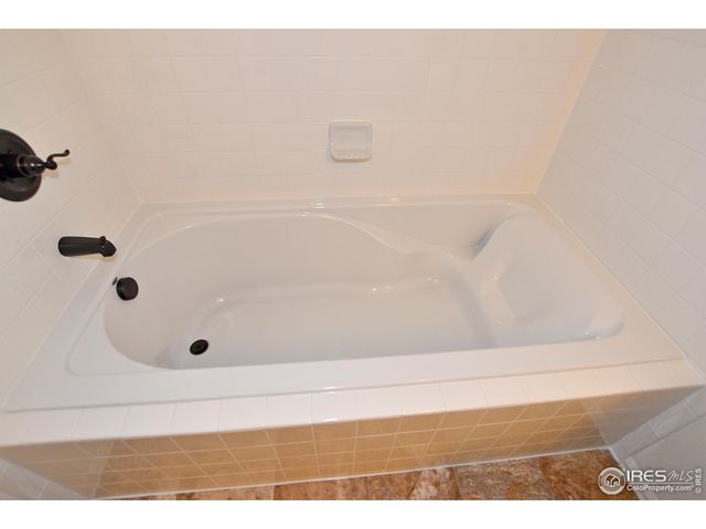 2386 Jasmine Ln, Johnstown, CO 80534