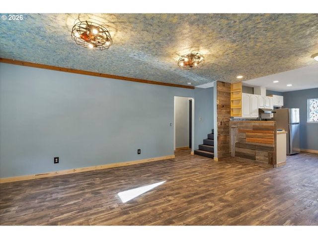 566 N BEAR CREEK Rd, Otis, OR 97368
