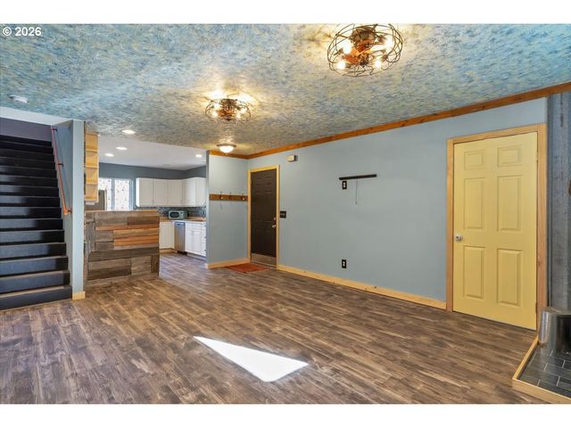 566 N BEAR CREEK Rd, Otis, OR 97368