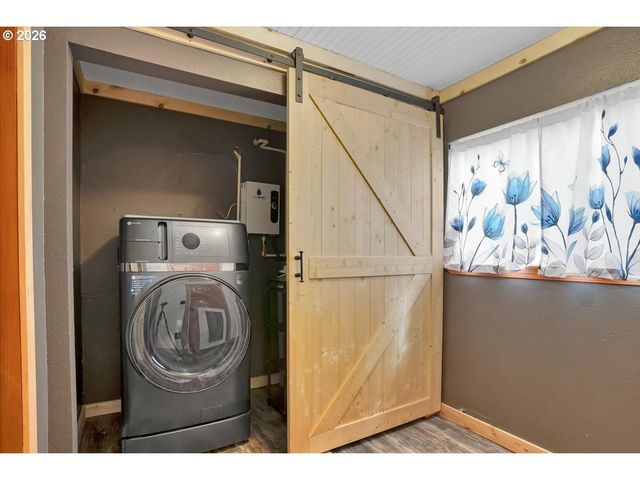 566 N BEAR CREEK Rd, Otis, OR 97368