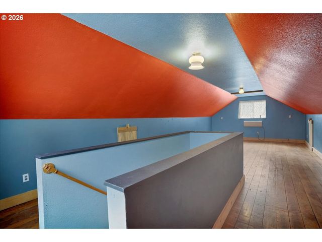 566 N BEAR CREEK Rd, Otis, OR 97368