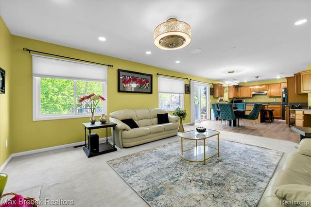 31102 Bancroft Drive, Novi, MI 48377