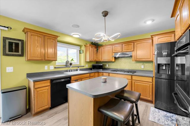 31102 Bancroft Drive, Novi, MI 48377