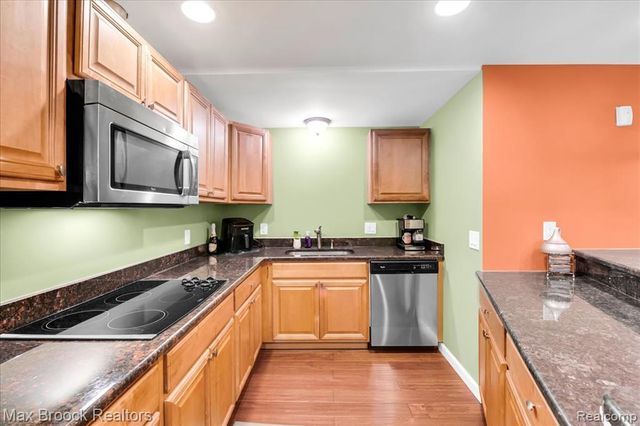 31102 Bancroft Drive, Novi, MI 48377