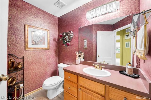 31102 Bancroft Drive, Novi, MI 48377
