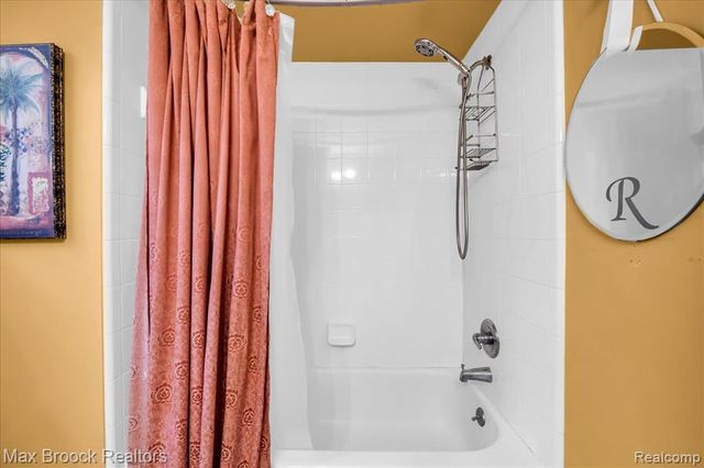 31102 Bancroft Drive, Novi, MI 48377