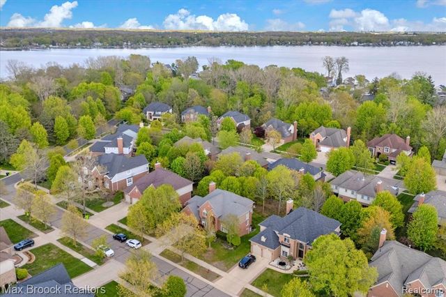 31102 Bancroft Drive, Novi, MI 48377