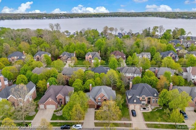 31102 Bancroft Drive, Novi, MI 48377