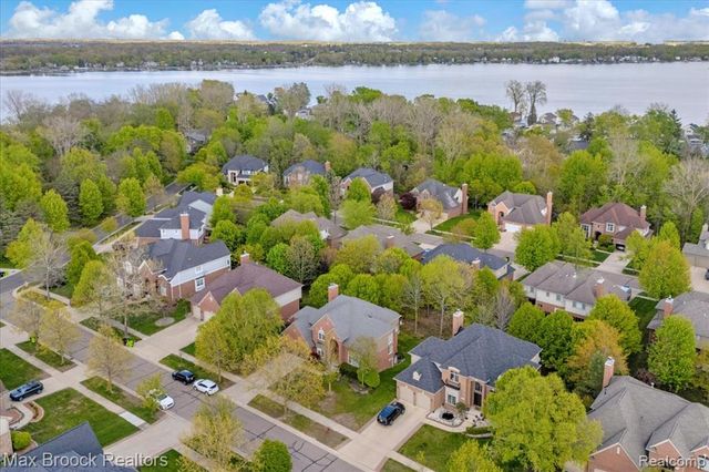 31102 Bancroft Drive, Novi, MI 48377