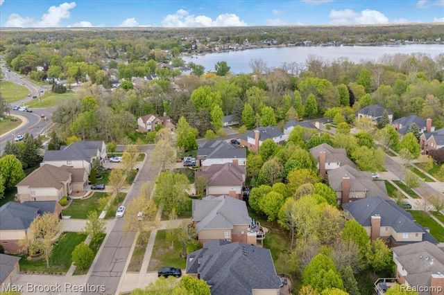 31102 Bancroft Drive, Novi, MI 48377
