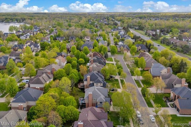 31102 Bancroft Drive, Novi, MI 48377