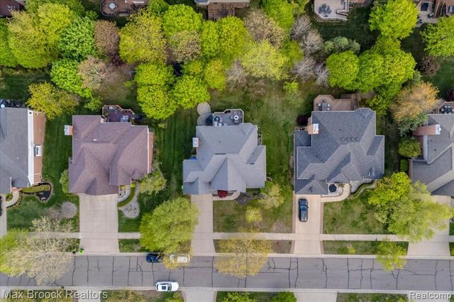 31102 Bancroft Drive, Novi, MI 48377
