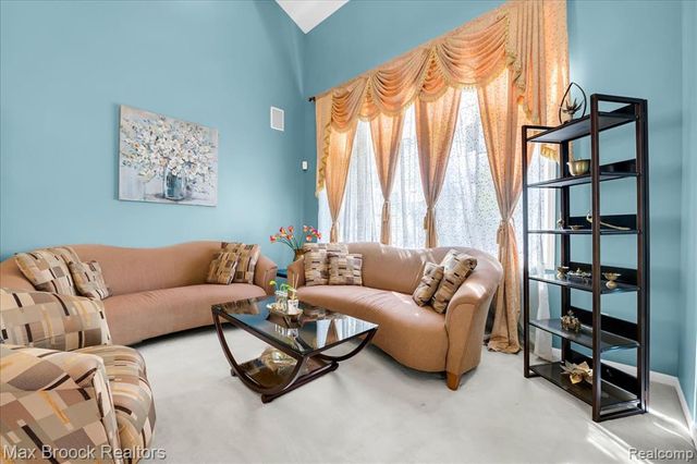 31102 Bancroft Drive, Novi, MI 48377