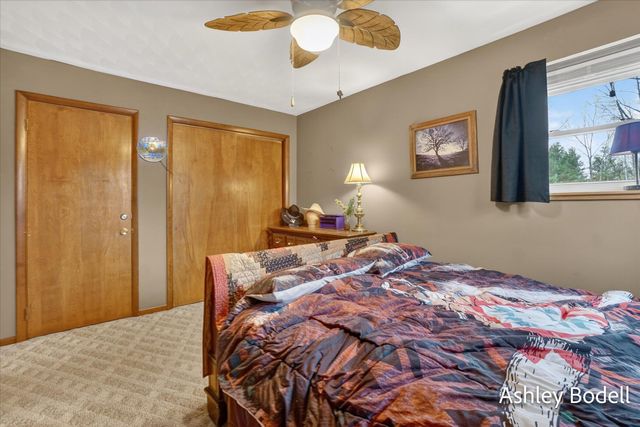 825 16 Mile Road Nw, Tyrone Twp, MI 49330