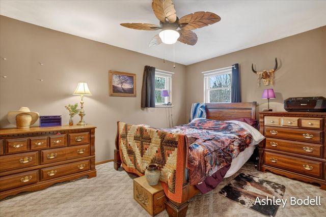 825 16 Mile Road Nw, Tyrone Twp, MI 49330