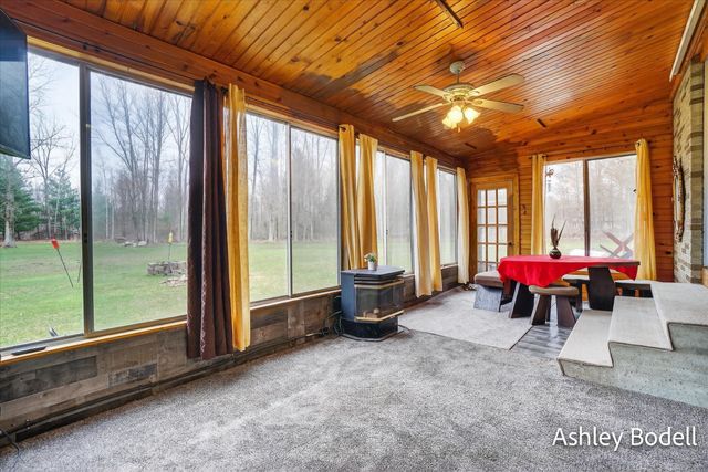 825 16 Mile Road Nw, Tyrone Twp, MI 49330