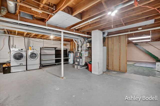 825 16 Mile Road Nw, Tyrone Twp, MI 49330