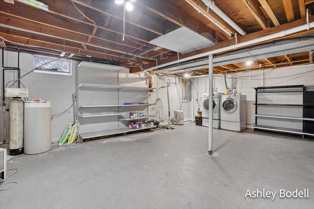 825 16 Mile Road Nw, Tyrone Twp, MI 49330