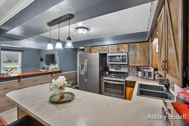 825 16 Mile Road Nw, Tyrone Twp, MI 49330