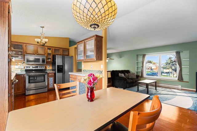 4836 9th Avenue S, Fargo, ND 58103