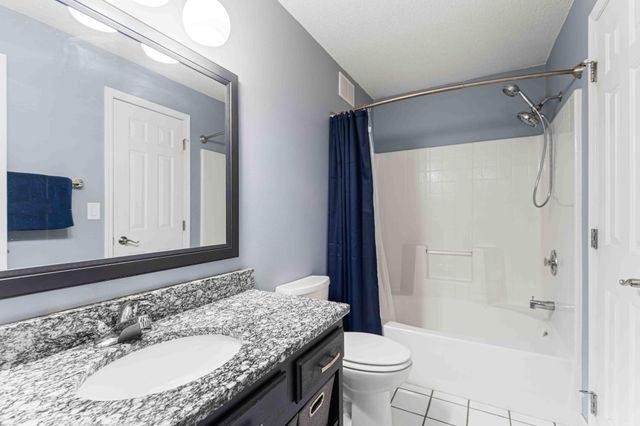 4836 9th Avenue S, Fargo, ND 58103