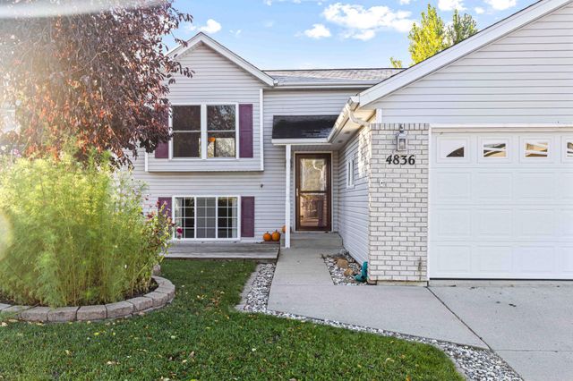 4836 9th Avenue S, Fargo, ND 58103