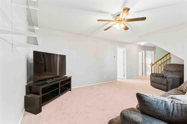 4836 9th Avenue S, Fargo, ND 58103