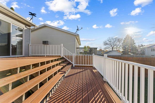 4836 9th Avenue S, Fargo, ND 58103