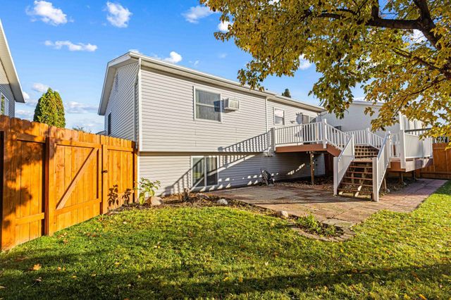 4836 9th Avenue S, Fargo, ND 58103