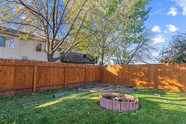 4836 9th Avenue S, Fargo, ND 58103