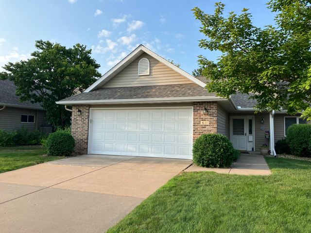 611 Cherrywood Court, Red Wing, MN 55066