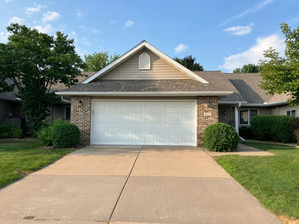 611 Cherrywood Court, Red Wing, MN 55066