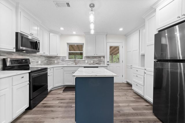 139 Florence Drive, Onalaska, TX 77360