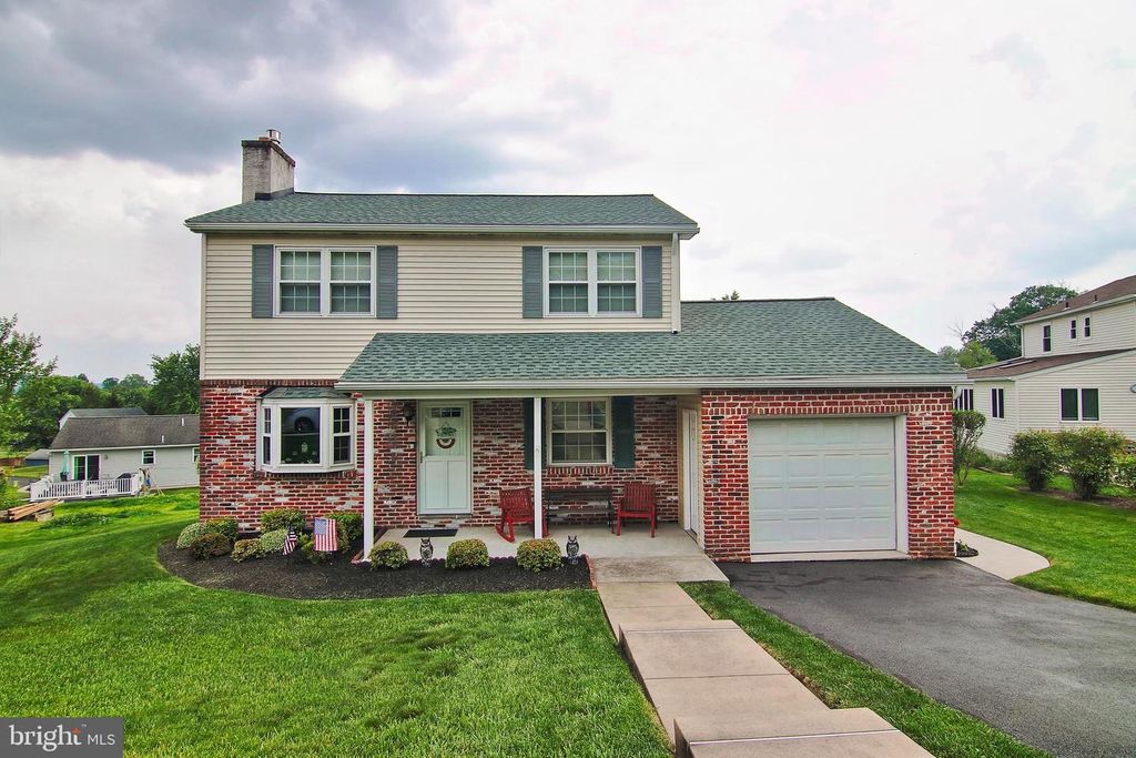 635 ROBERTS DR, Pottstown, PA 19464