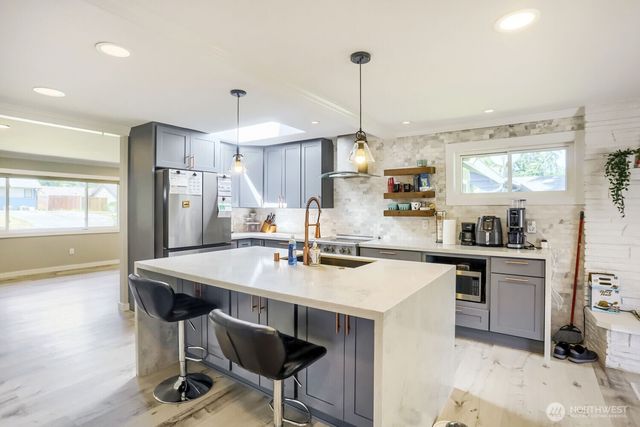 21801 51st Avenue W, Mountlake Terrace, WA 98043