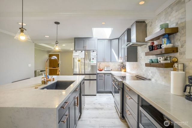 21801 51st Avenue W, Mountlake Terrace, WA 98043