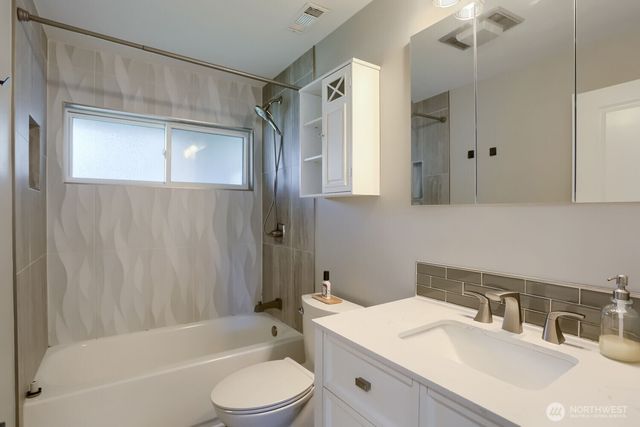 21801 51st Avenue W, Mountlake Terrace, WA 98043