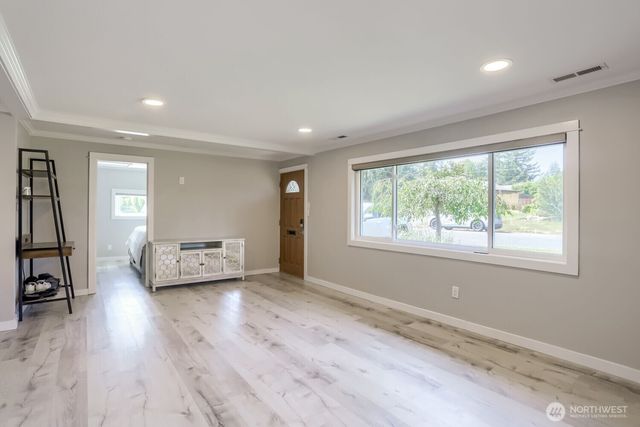 21801 51st Avenue W, Mountlake Terrace, WA 98043