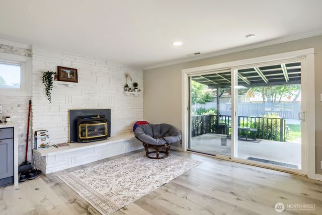 21801 51st Avenue W, Mountlake Terrace, WA 98043