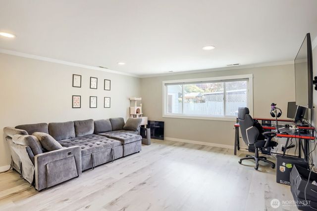 21801 51st Avenue W, Mountlake Terrace, WA 98043