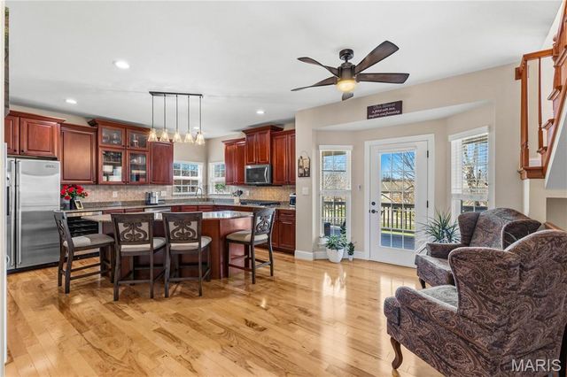 1904 Baybridge Road, St Charles, MO 63303