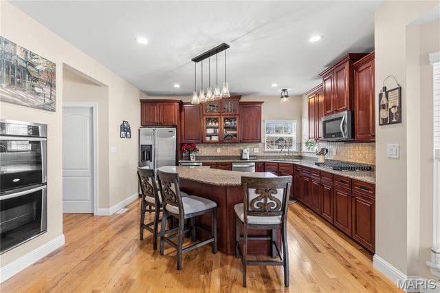 1904 Baybridge Road, St Charles, MO 63303